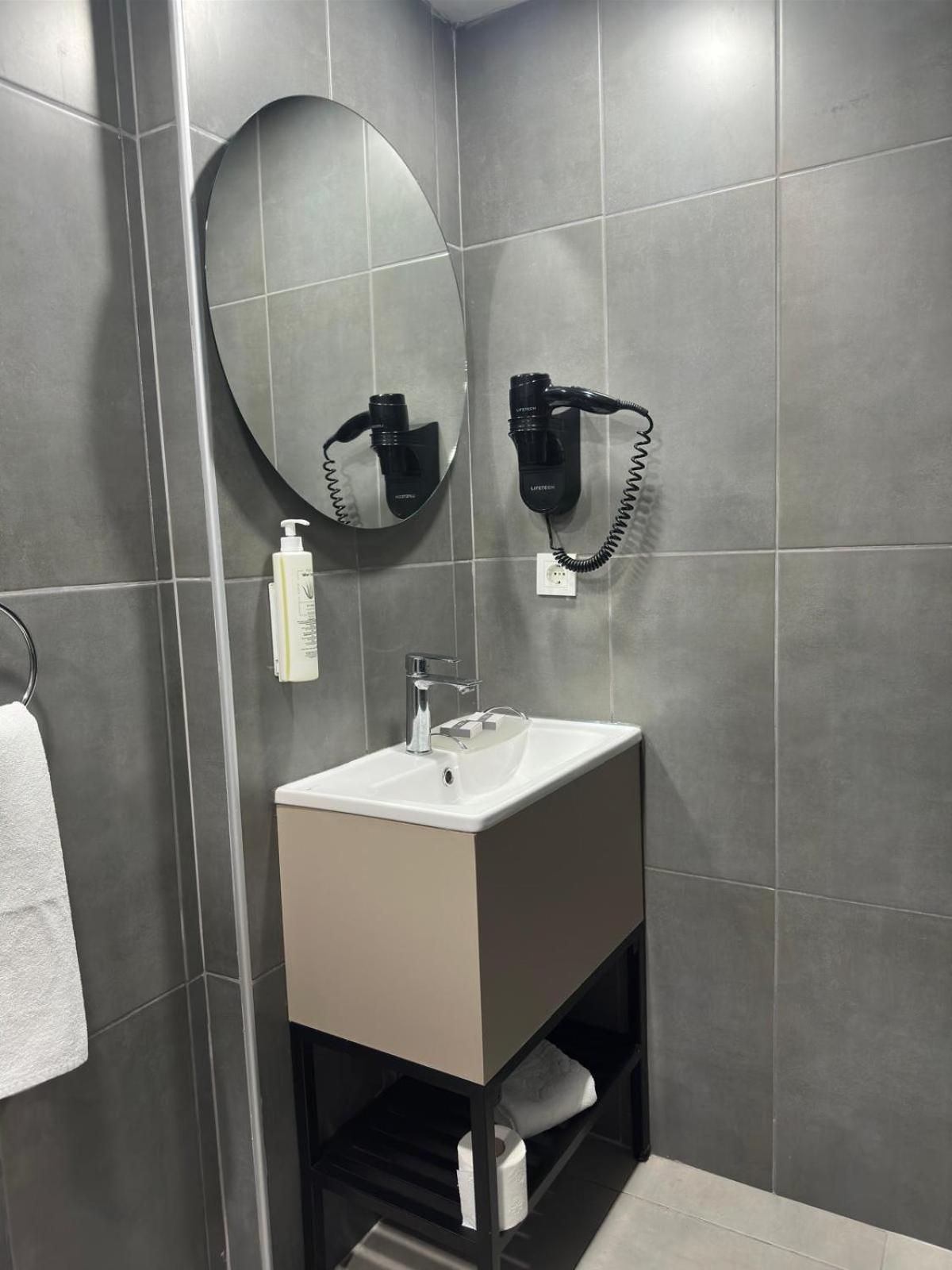 Monezza Hotel Maltepe Стамбул Экстерьер фото